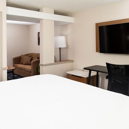 Fairfield Inn & Suites Greensboro Wendover Экстерьер фото