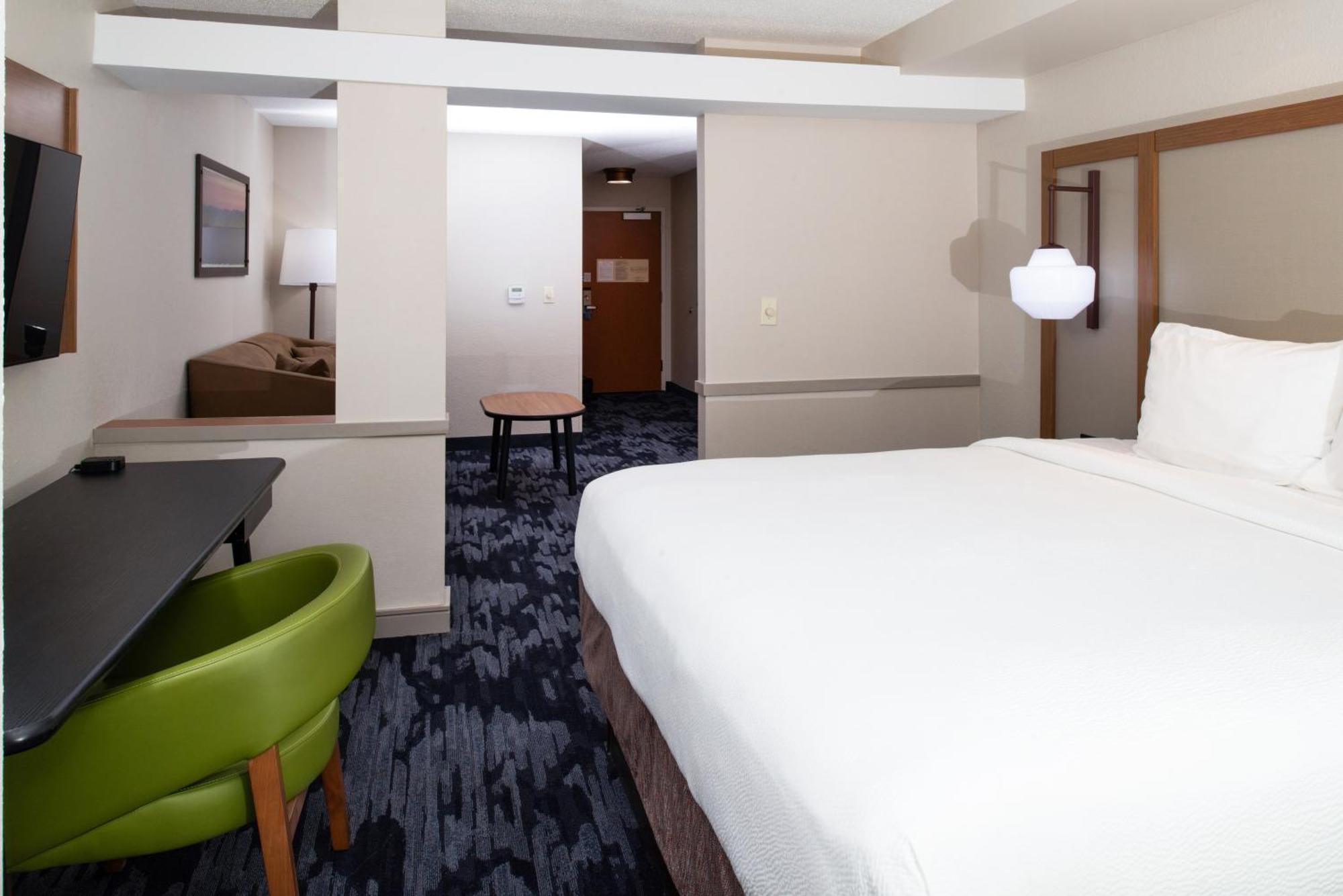 Fairfield Inn & Suites Greensboro Wendover Экстерьер фото